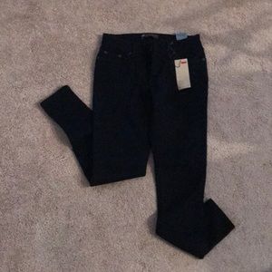 Levi’s Black Ultra Low Rose Legging